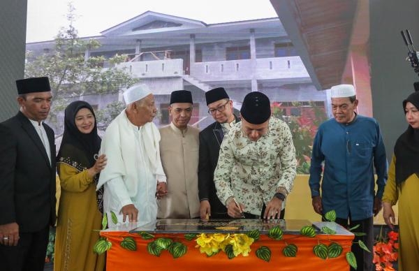 Hadiri Peresmian Gedung Baru, Ijeck Harapkan YPIT Aisyah Maksum Semakin Berkembang